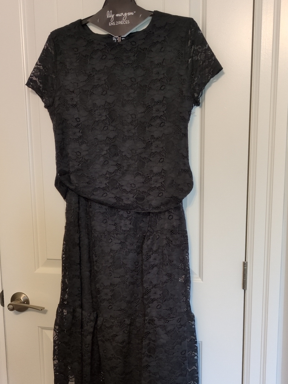 Elegant Black Lace Women's Tee And Skirt Set